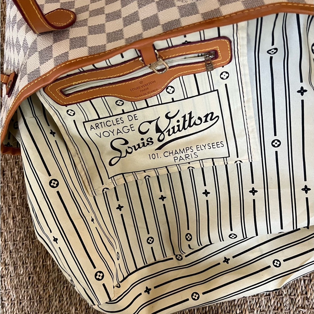 White and Tan Check Canvas Tote with Tan Trim - Picture 11 of 12